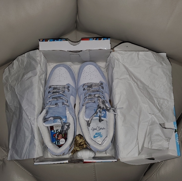 I don\'t fit the shoes. Selling size 11\'s main image 10